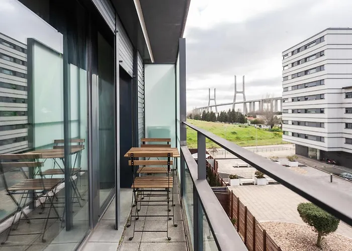 Flh Expo Modern Flat With Balcony